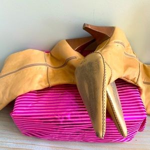 2 1/2 in boot that is super Comfortable that needs a home